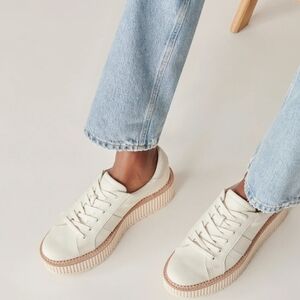 Dolce Vita Women's White Bubbles Platform Lace Up  Sneakers, Size 6.